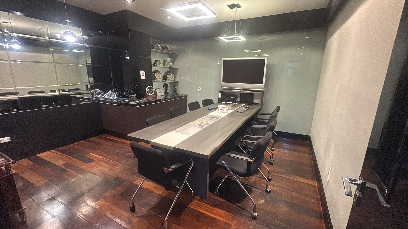 Salas comerciais modernas Plaza Office em Guarapuava
